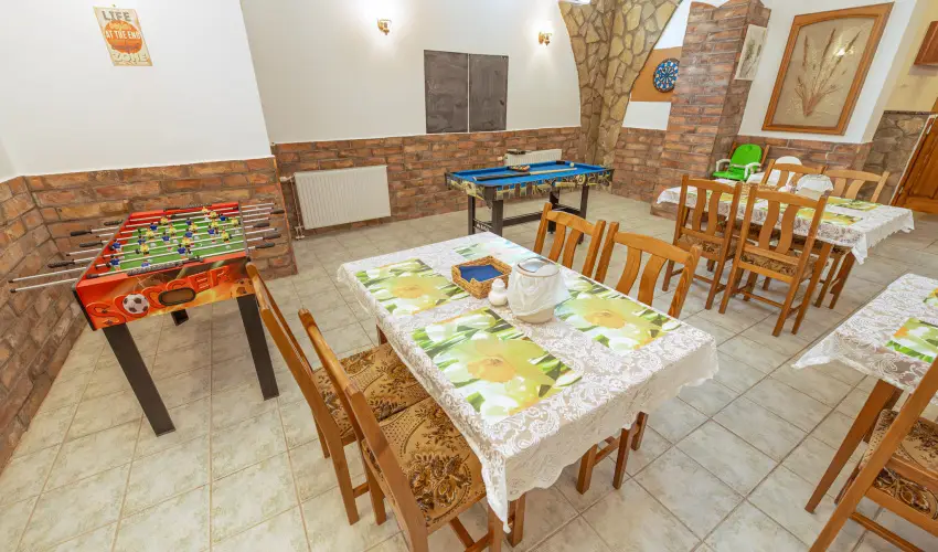 Borb�la Vend�gh�z Gyenesdi�s