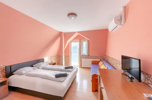 Borb�la Vend�gh�z, Gyenesdi�s, Zalakaros - 23 km