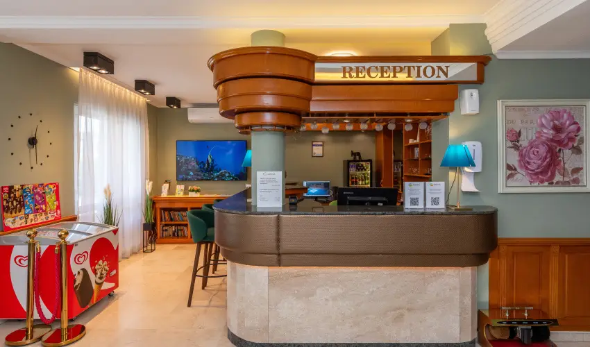Holiday Club Apartman Hotel H�v�z H�v�z