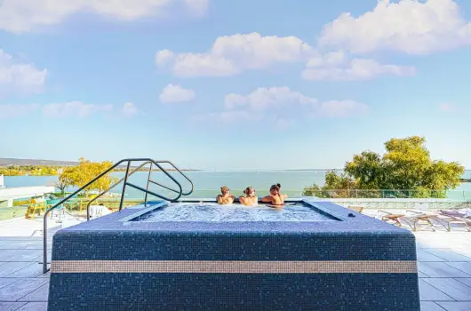 Hotel Helikon, Keszthely, Zalakaros - 21 km