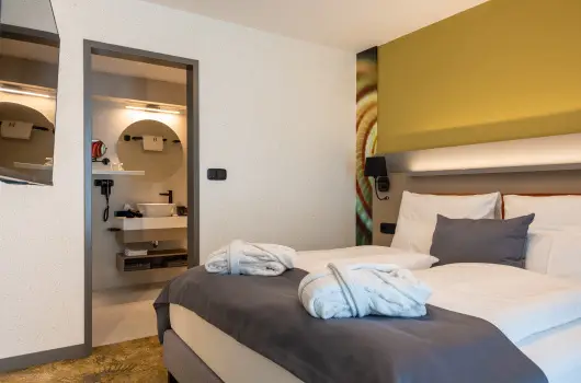 Hotel Helikon, Keszthely, Zalakaros - 21 km