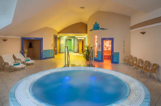 Krist�ly Hotel, Keszthely, Zalakaros - 21 km