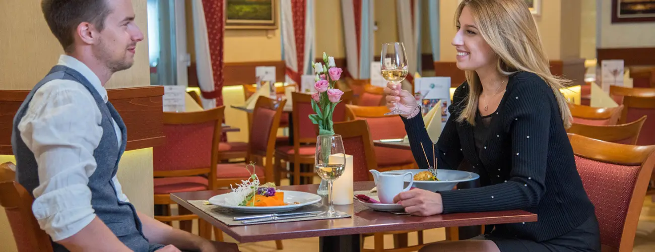 Palace Hotel  Hvz - Napi r flpanzival (1 jtl)