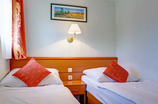 Hotel Panor�ma Balatongy�r�k, Balatongy�r�k, Zalakaros - 26 km