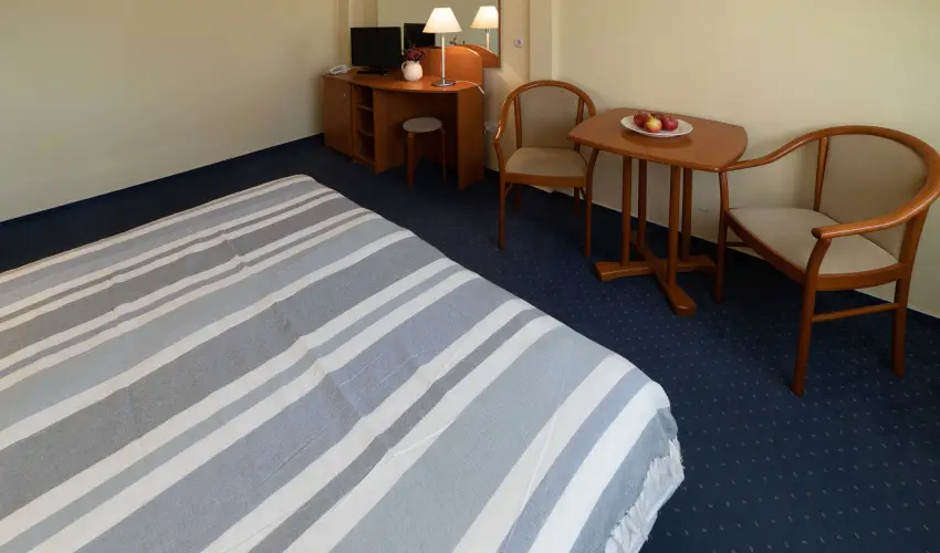 Zsanett Hotel Balatonkeresztr