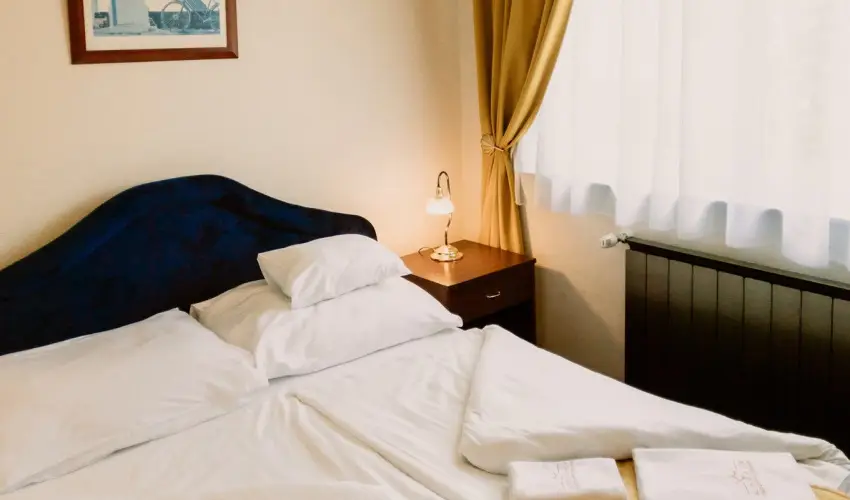 Korona Panzi s tterem Hvz