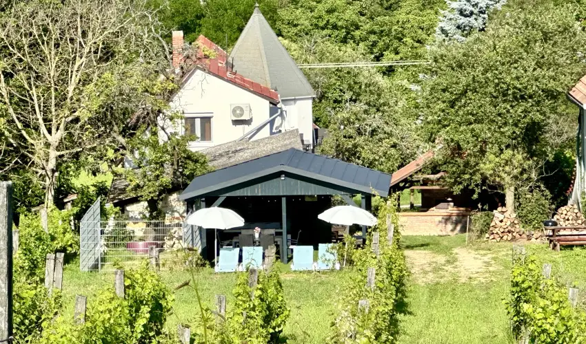 Szent Orb�n Panzi� Zalakaros - Kutyabar�t apartmanok Zalakaros