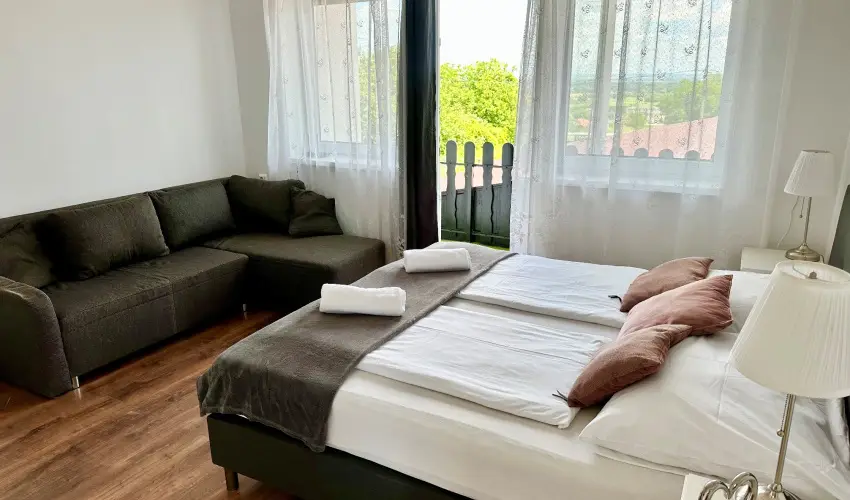 Szent Orb�n Panzi� Zalakaros - Kutyabar�t apartmanok Zalakaros