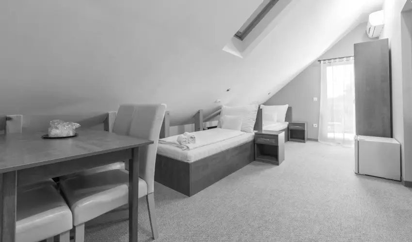 Pelso Panzi� Balatonm�riaf�rd�