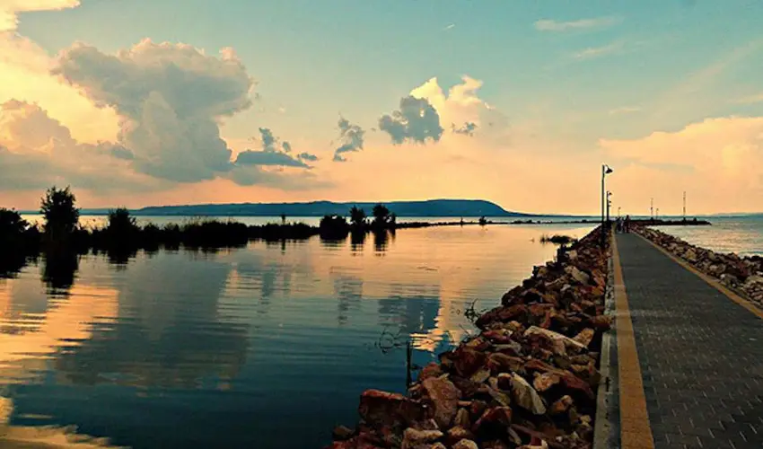 Port tterem & Panzi Balatonmriafrd