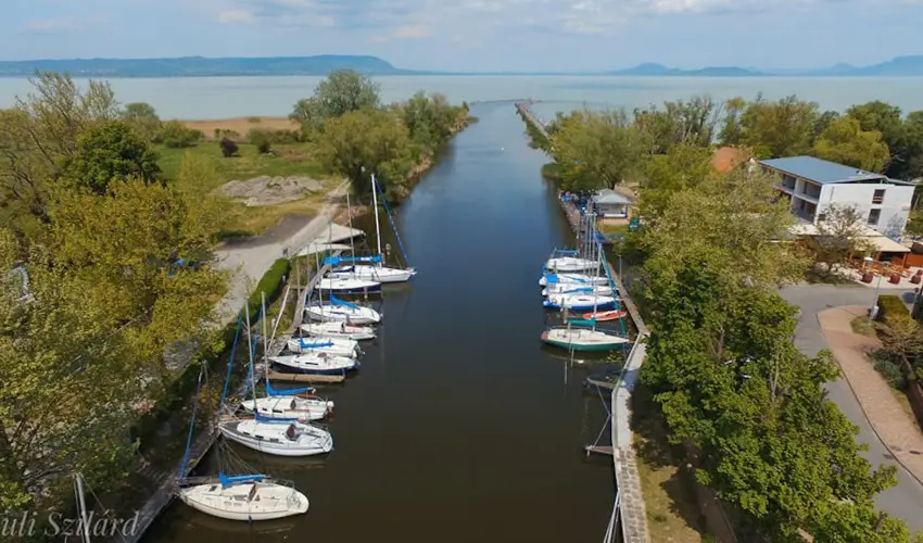 Port tterem & Panzi Balatonmriafrd