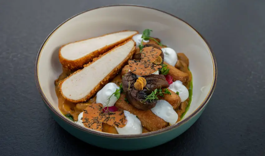 Port tterem & Panzi Balatonmriafrd