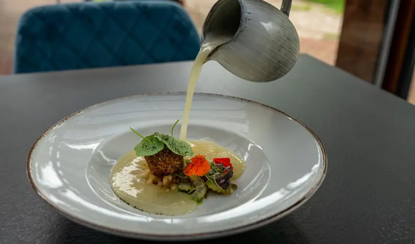 Port tterem & Panzi Balatonmriafrd