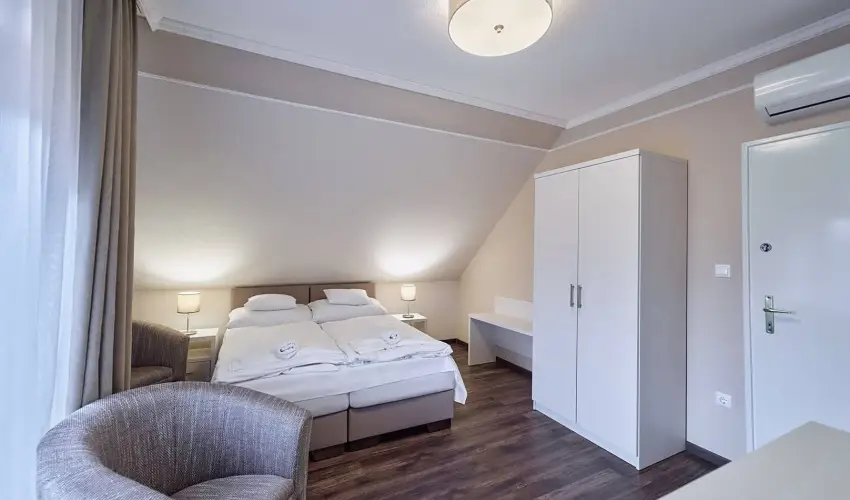 Tokajer Wellness Panzi� Keszthely