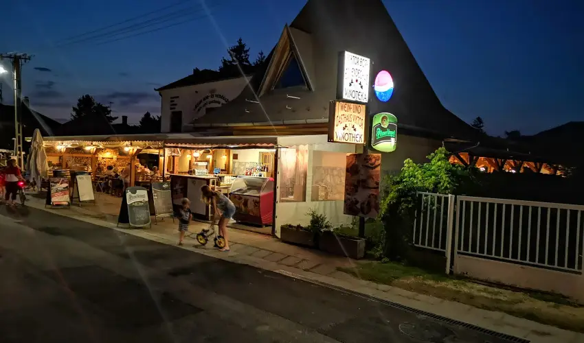 Viktor Bor- s Vendghz Balatonmriafrd