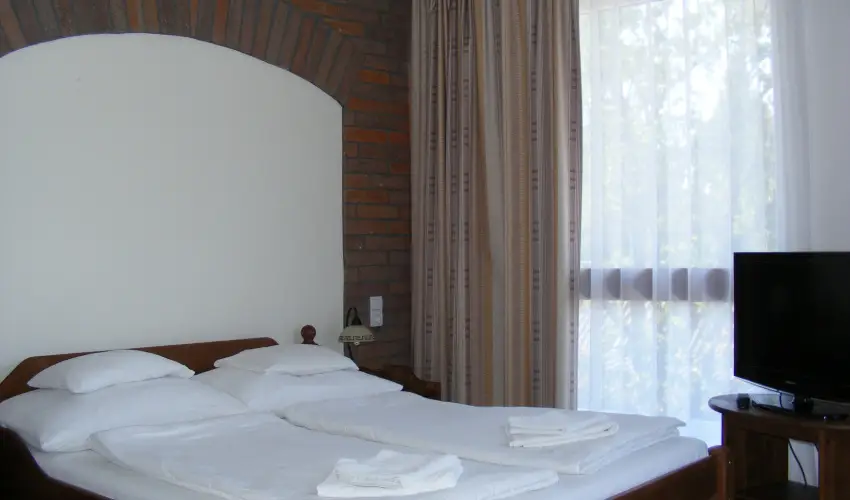 Viktor Bor- s Vendghz Balatonmriafrd