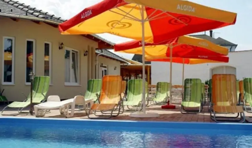 Viktor Bor- s Vendghz Balatonmriafrd