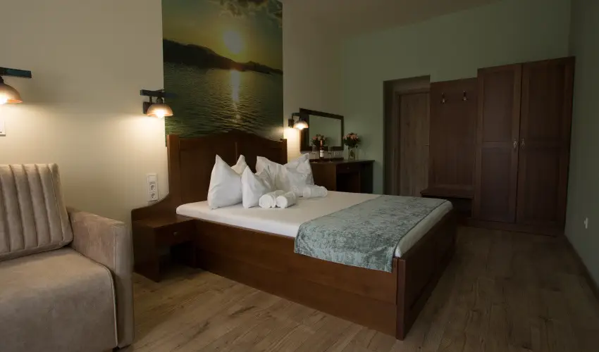 Viktor Bor- s Vendghz Balatonmriafrd