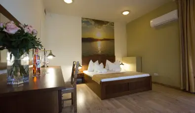 Viktor Bor- s Vendghz Balatonmriafrd