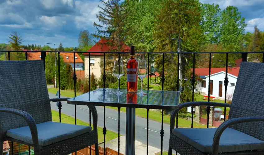 Viktor Bor- s Vendghz Balatonmriafrd